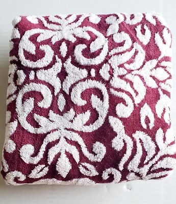 Vintage 100% Cotton Bath Towel - Bella Lux Brand - Burgundy/White - 27"x48" - Image 1 of 4