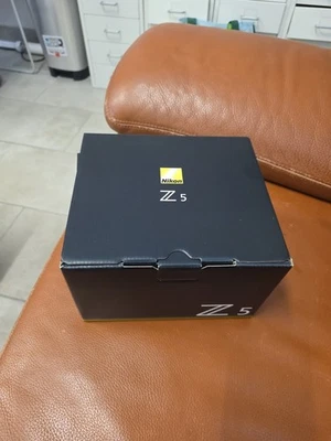 Nikon Z 5 24,3MP Spiegellose Systemkamera (Nur Gehäuse) - Bild 1 von 3