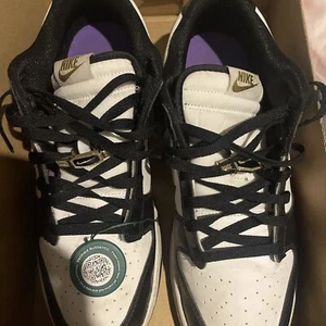 Size 11 - Nike Dunk SE Low World Champ - Picture 1 of 5
