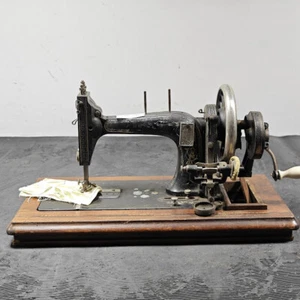 Antike Nähmaschine - ungeprüft, Vintage, Gebrauchsspuren - Bild 1 von 5