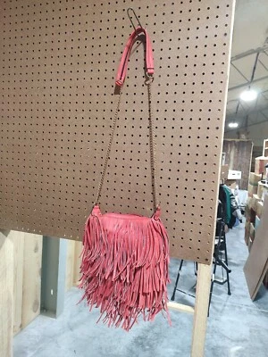 皮革横木珊瑚条纹包钱包链接链肩带带垫斜挎包 — 第 1/4 张图片