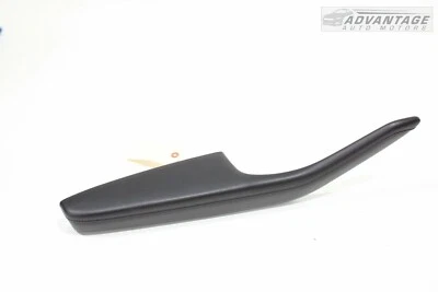MAZDA CX-30 2020-2023 panel de puerta del lado del conductor delantero manija de tracción reposabrazos cubierta OEM Foto 1 de 4