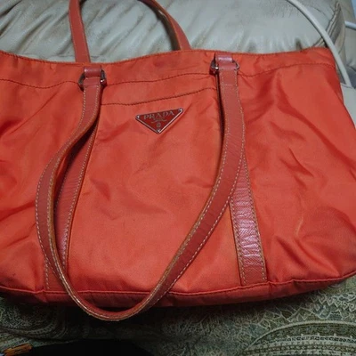 Подлинная нейлоновая сумка-тоут PRADA фалабелла оранжевая женская Италия 125612 - Изображение 1 из 3