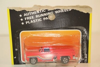 Yatming? Camioneta pickup Kaiser hecha a presión en Hong Kong Foto 1 de 4