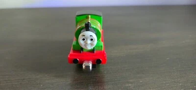 Entrenadores de tren de metal fundido a presión Percy Thomas & Friends Take Along N Play Foto 1 de 4
