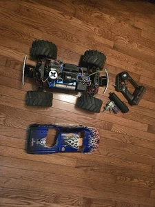 TRAXXAS T-MAXX NITRO WITH EXTRAS FOR PARTS /REPAIR ONLY - Picture 1 of 10