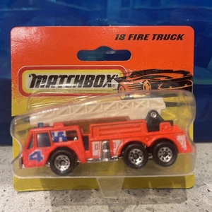 Boxed Vintage Matchbox MB - 18 Fire Engine New In Blister Pack - Picture 1 of 2