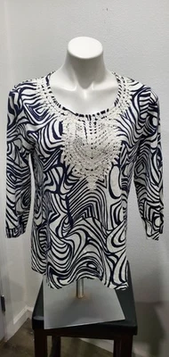 Chicos Top Womens Navy & White Pullover Embroidered 3/4 Sleeve Casual Sz 1 - Image 1 of 4