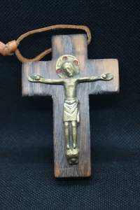 † PIECHAUD (1922-2011) MEDIEVAL JESUS BRONZE WALL CRUCIFIX WOOD CROSS FRANCE † - Picture 1 of 7
