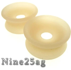 PAIR 3/4 INCH 20MM CONCAVE SOFT SILICONE TUNNELS PLUGS - Picture 1 of 1