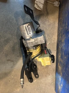 2011-2018 Dodge Charger Chrysler 300 5.7 3.6 OEM POWER STEERING PUMP MOTOR - Picture 1 of 3