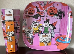 Peanuts Snoopy & The Gang HALLOWEEN PARTY Melamine 4 Plates & 4 Cups Set - Picture 1 of 4