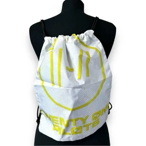 Bolso Mochila Twenty One Pilots Trench con Cordón - Imagen 1 de 6