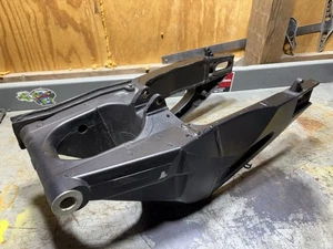 06 07 Suzuki GSXR 600 750 Rueda Trasera Brazo Oscilante Marco Chasis TRSH JR - Imagen 1 de 22