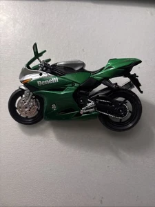 Maisto 1:18 Benelli Tornado 1130 In Green - Picture 1 of 4