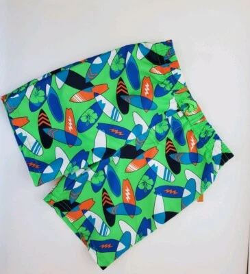 Nuevo bañador Healthtex niño pequeño talla 3T (verde brillante/tabla de surf) UPF+50  Foto 1 de 4