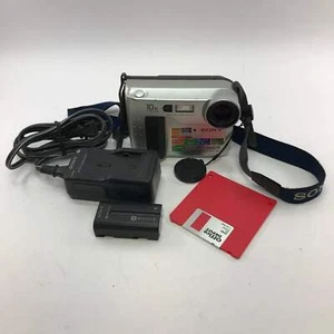 Sony MVC-FD75 0,35MP Kompakt-Digitalkamera mit Trageriemen, Akku und Diskette - Bild 1 von 8