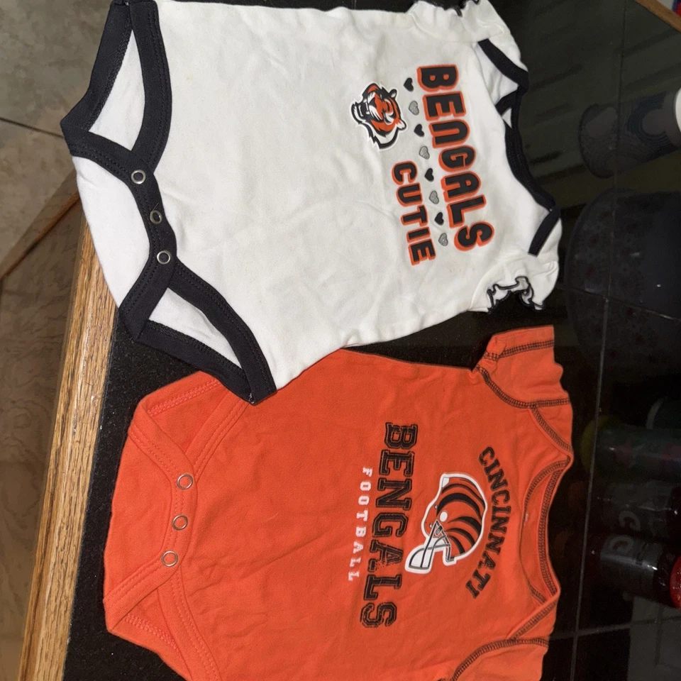 NFL Cincinnati Bengals Bebé Paquete de 2 Body Manga Corta 3/6 Foto 1 de 4