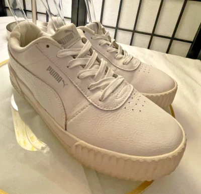Women’s "Carina" White Leather PUMA Classic Athletic Shoes w/ Soft Foam in US 8! — 第 1/4 张图片