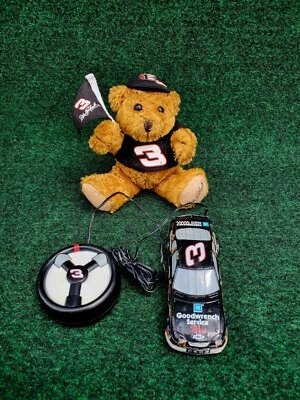 Carro de controle remoto Dale Earnhart #3 NASCAR GM Goodwrench & Sm urso de pelúcia vintage  - Imagem 1 de 4
