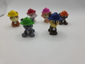Lote de 6 figuras de acción pequeñas de Paw Patrol, 7-2,5 pulgadas, 1-1,5 pulgadas, 2-1 pulgadas, mezcladas - Imagen 1 de 9
