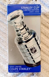 2005-2006 STANLEY CUP REPLICA LIMITED EDITION NHL HOCKEY TROPHY GIVEAWAY NIB - Picture 1 of 5