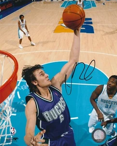 Andrew Bogut Signed 8x10 Photo Auto Bucks Warriors Champ Autograph COA PROOF - Picture 1 of 2