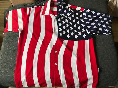 Dragonfly Mens Shirt USA Flag Size L - Image 1 of 4