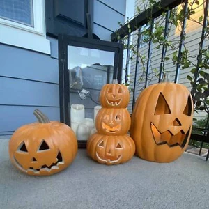 Luz LED grande de Halloween calabaza triple pila Jack O Lanter decoración interior exterior - Imagen 1 de 23