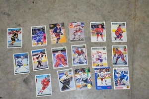 17 random hockey cards - Picture 1 of 3