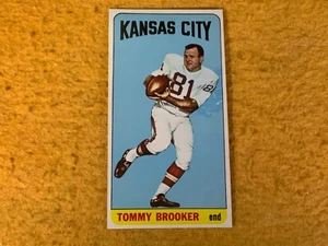 Q8-10 FOOTBALL CARD - TOMMY BROOKR - KANSAS CITY CHIEFS - 1965 TOPPS - CARD #93 - Bild 1 von 6