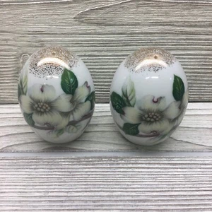 Vintage Lugenes Japan Salt & Pepper Shakers Flowers Ceramic Gold Accent Pretty - Picture 1 of 8