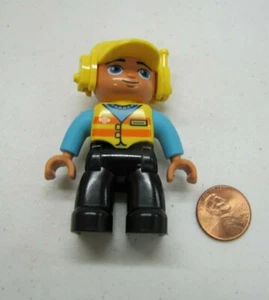 Lego Duplo TRAIN WORKER AIRPLANE PILOT MAN WORKER Yellow Vest for AIRPORT - Picture 1 of 3