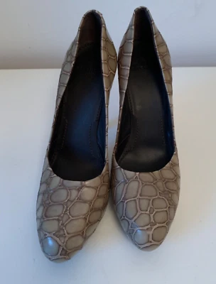 Bombas de salto femininas Givenchy 37,5 couro luxo Itália femininas - Imagem 1 de 4