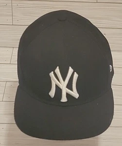New York Yankees Baseball Cap New Era 9Forty One Size Snapback Adjustable Black - Picture 1 of 13
