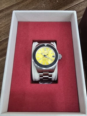 Spinnaker Piccard SP-5098-44 Lemon Yellow Dive Watch Men’s 45mm 21mm 550m Used - Image 1 of 4