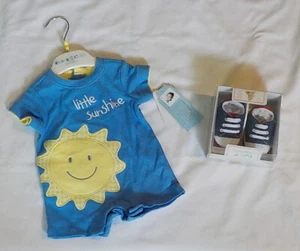 Wishes & Kisses Einteiler Gr. NB Plus Wee Essestials Schuhe Gr. 0 Neu mit Etikett - Bild 1 von 2