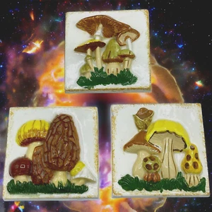 Vintage MCM Keramik Pilz 5" quadratische Wandbehänge 70er Jahre Dekor 3er Set - Bild 1 von 14