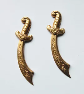 VINTAGE 2 RAW BRASS SWORD SWORDS METAL STAMPING STEAM PUNK ART CRAFT COLLAGE - Picture 1 of 2