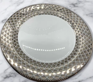 Plato de cena CIROA Luxe metal celosía lattis platino plata 10 1/2 pulgadas - Imagen 1 de 6