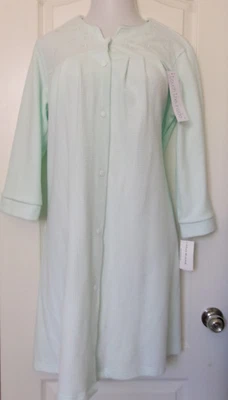 Miss Elaine Fleece long robe Size 3X Style 861204 Mint Front buttons - Image 1 of 3