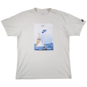 Nike The Nike Tee Herren Grafik T-Shirt Gr. M Weiß Kurzarm Rundhals - Bild 1 von 8