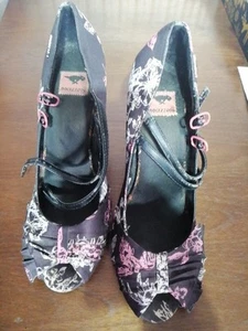 Rocket Dog black Heel shoes with flowers In Size 6 (EU 39) - Picture 1 of 4