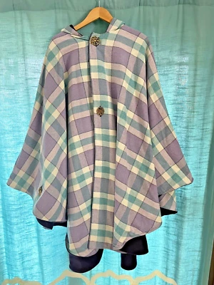 Capa PESADA Hecha a Mano Reversible a Cuadros a Púrpura con Capucha, *¿Mezcla de Lana?* Talla única Foto 1 de 4
