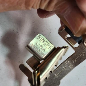 Vintage Singer Low shank presser foot binder part # 160358 - Picture 1 of 4