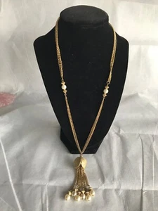 GOLDFARBENE HALSKETTE MIT GLASPERLEN, OHNE MARKIERUNG, CA. 14" LANG - Bild 1 von 3