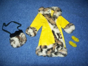 Vintage Barbie #1459 The Great Coat Leopard Faux Fur Purse & Yellow Shoes - Bild 1 von 4