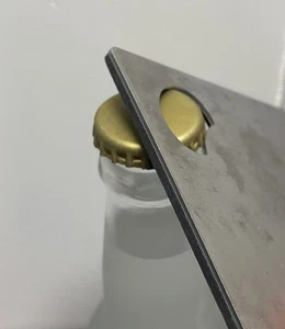 4er Set Vintage Edelstahl Flaschenverschlussöffner Schaumrücken Getränk Untersetzer - Bild 1 von 2