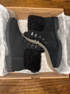 NEU UGG Romely Heritage Plüsch-Schnürstiefel in Schwarz für Damengröße 7 - Bild 1 von 3