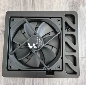 FRACTAL DESIGN Dynamic X2 GP-14 PWM 140mm Case Fan - Picture 1 of 3